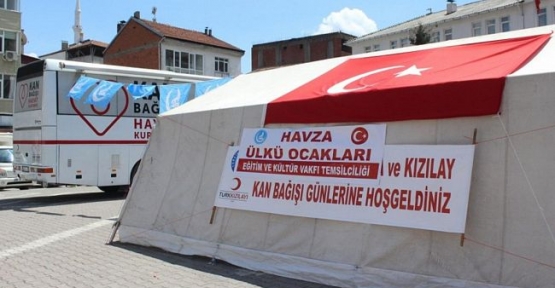 Ülkü Ocakları Aracılığı ile Kızılay Mehmetçik Meydanında Kan Bağışı Kampanyası